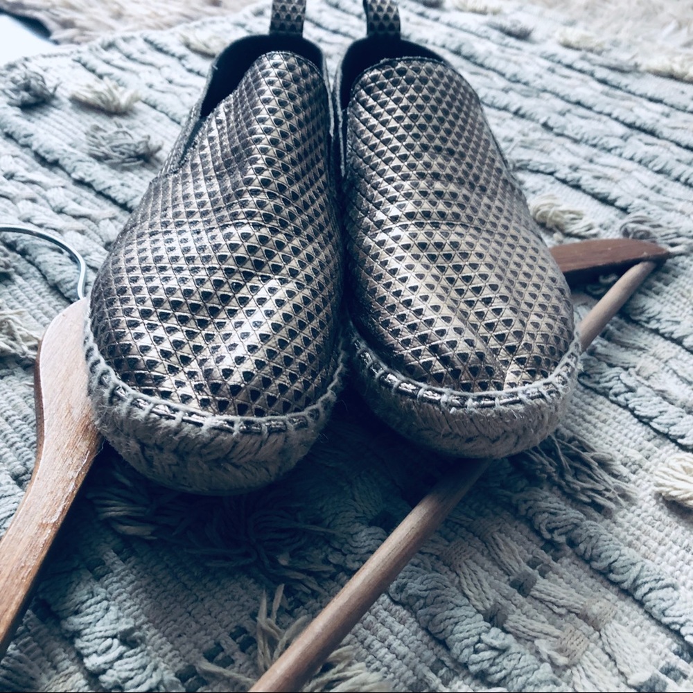 Vince Robin Bronze Metallic Leather Espadrilles - Picture 6 of 6